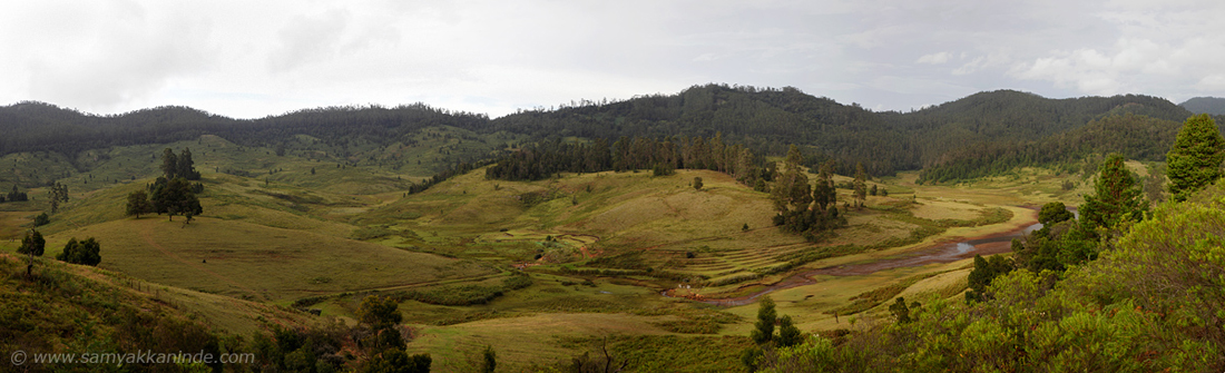 countryside farms hills panorama.